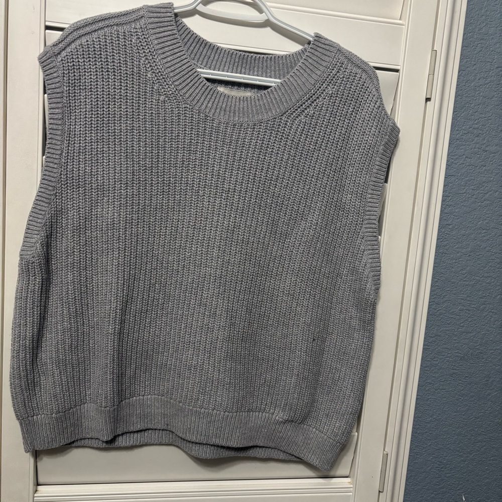 Abercrombie & Fitch Gray Knit Sweater Vest